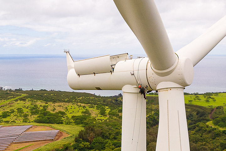 VIDEO: INSTALLING BAT DETERRENT SYSTEMS AT KAWAILOA WIND